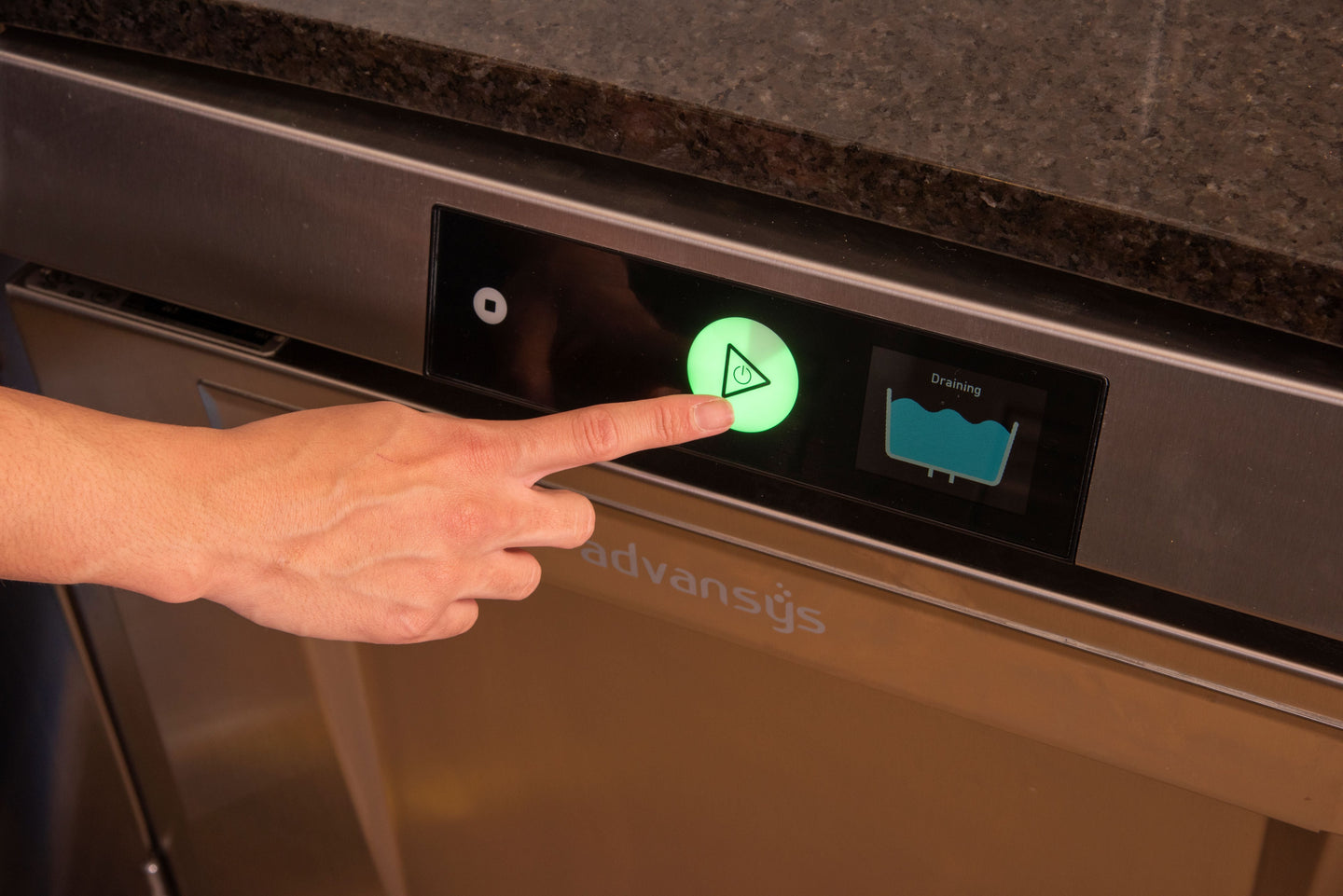 Hobart LXNC-3 23-15/16 Inch Dishwasher Undercounter Chemical Sanitizing